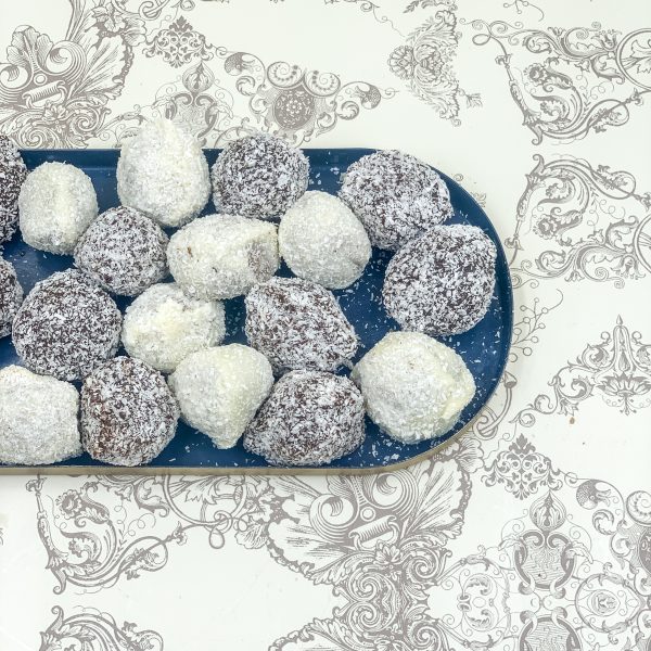 Χαλβαδομπουκιές με ινδική καρύδα χύμα Ελευθερίου Κυργίων