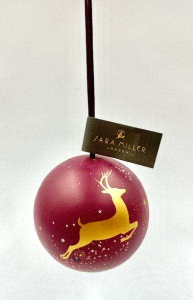 Χριστουγεννιάτικη μεταλλική Κόκκινη μπάλα με σοκολατάκια Πράσινη 50γρ Sara Miller