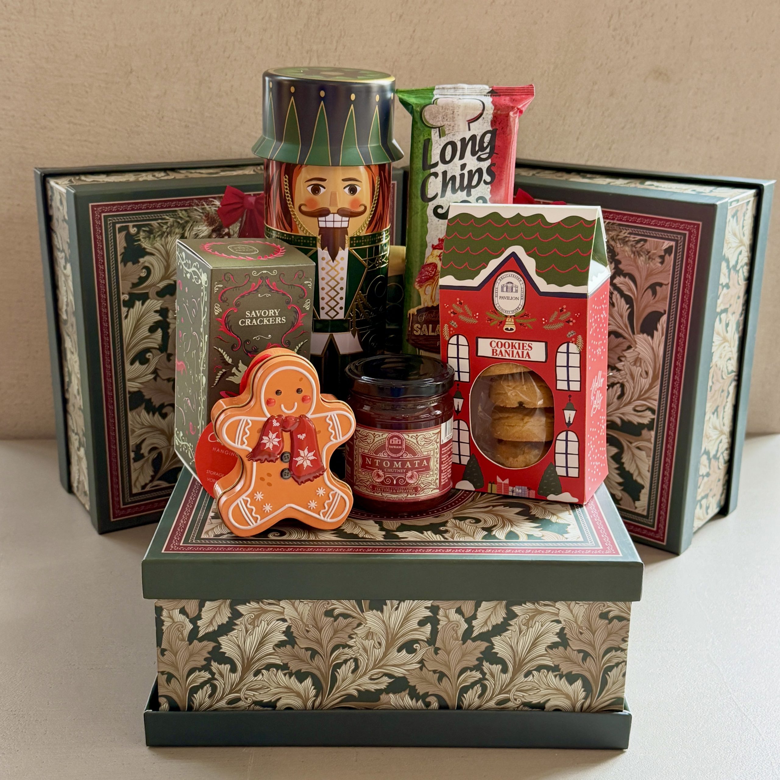 Gift Box Nutcracker - Image 2