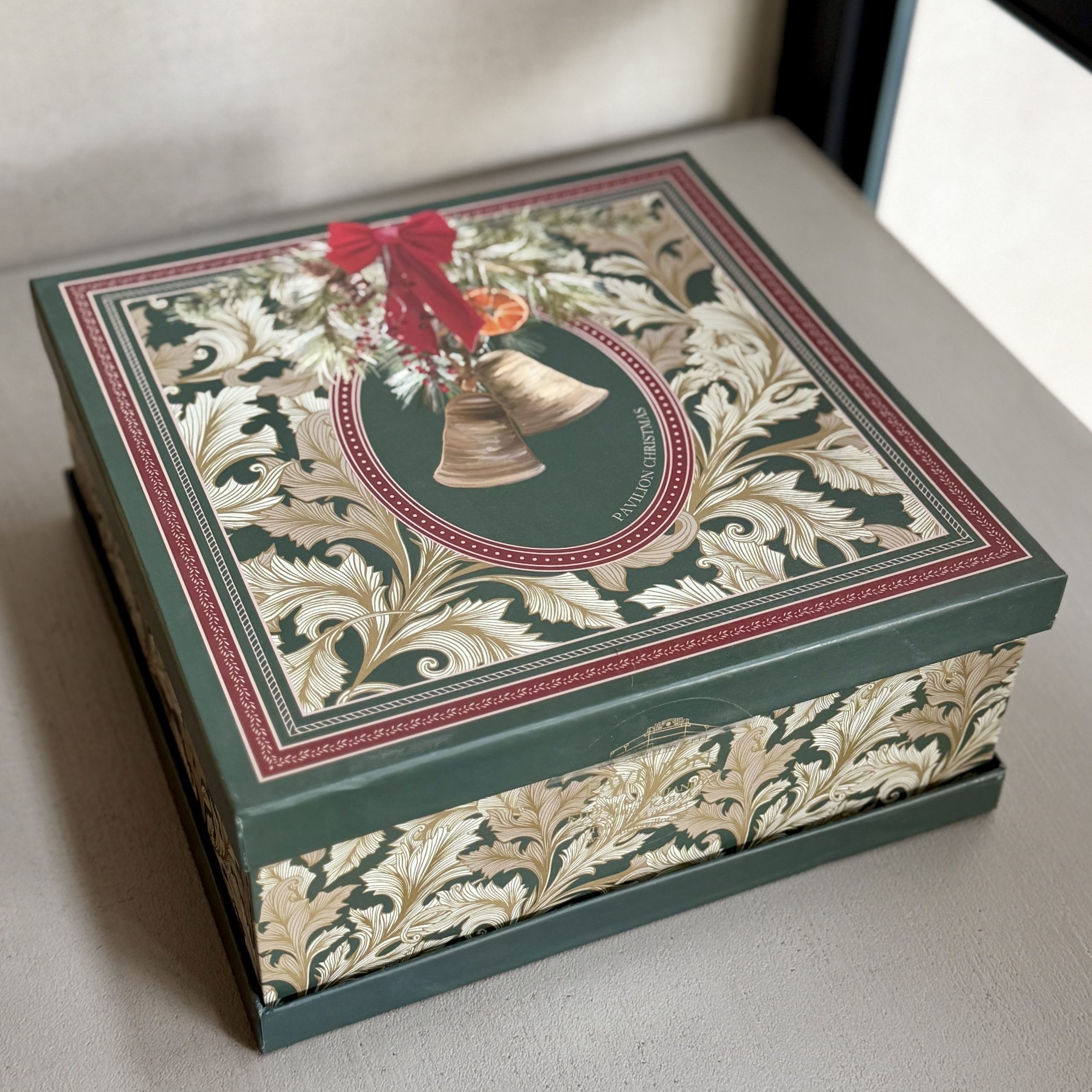 Gift Box Nutcracker - Image 4