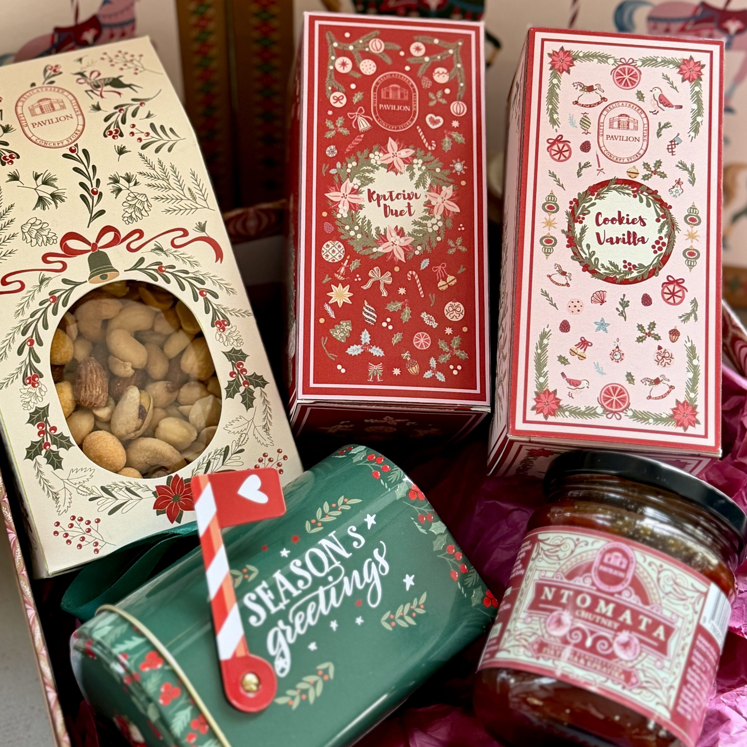 Gift Box Snowglobe - Image 3