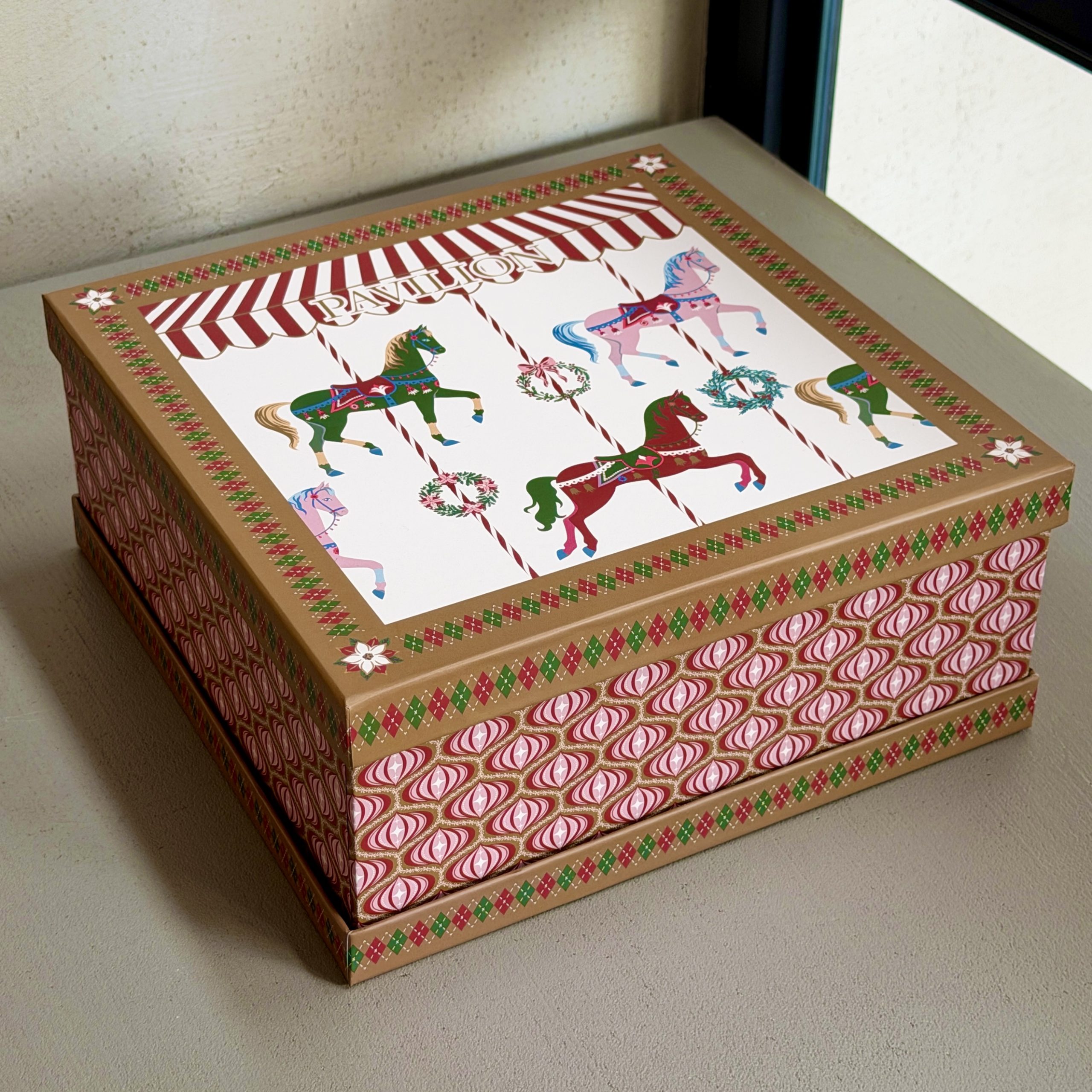 Gift Box Snowglobe - Image 4